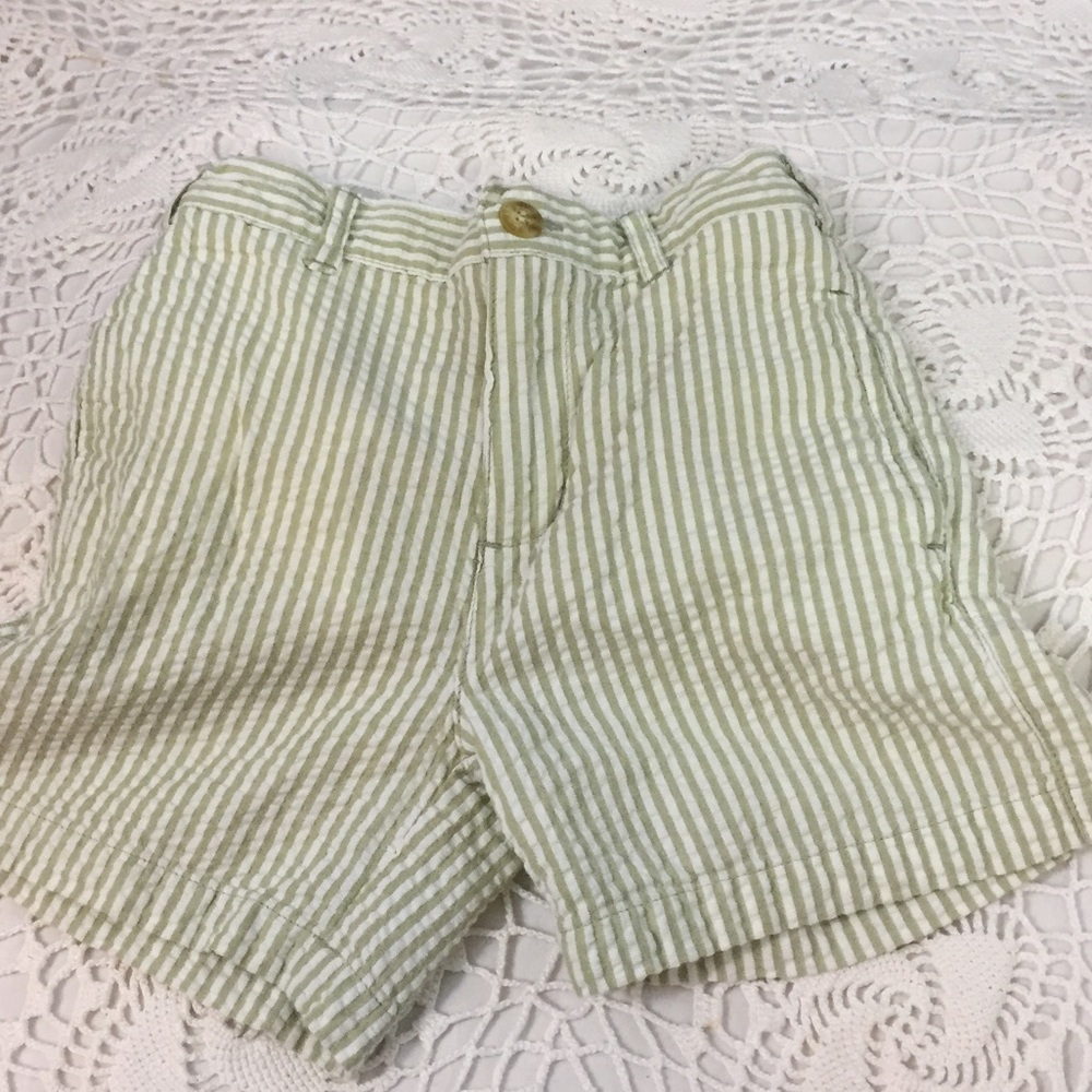 Kitestrings classic American style seersucker shorts size 3T
